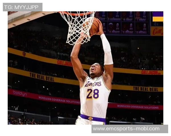 拉拉维亚分享湖人三巨头数据与东契奇里夫斯的精彩表现分析